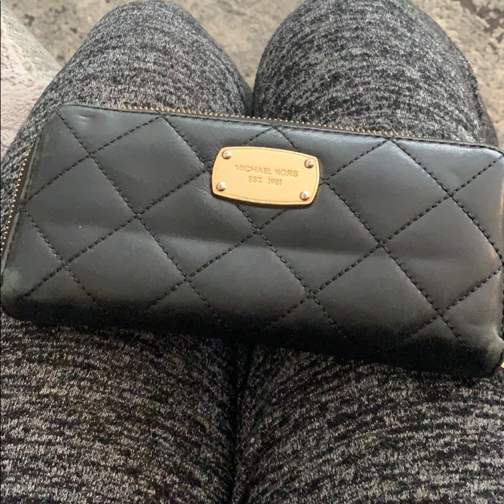 Michael Kors - black leather and gold wallet